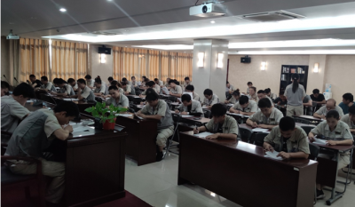 素質(zhì)就業(yè)，技能立業(yè)